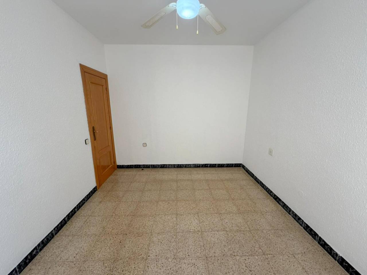 pisos en l'hospitalet-de-llobregat · santa-eulalia 366940.00€