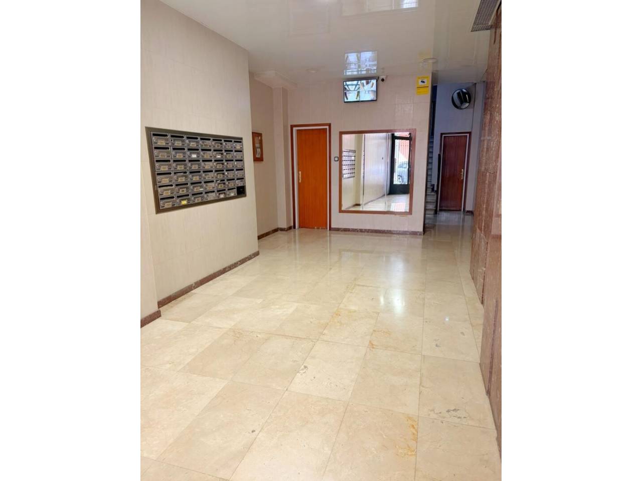 pisos en l'hospitalet-de-llobregat · santa-eulalia 366940.00€