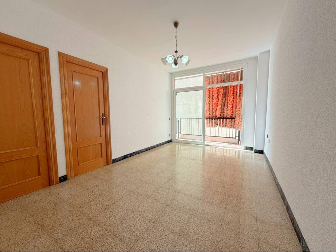 pisos en l'hospitalet-de-llobregat · santa-eulalia 366940.00€