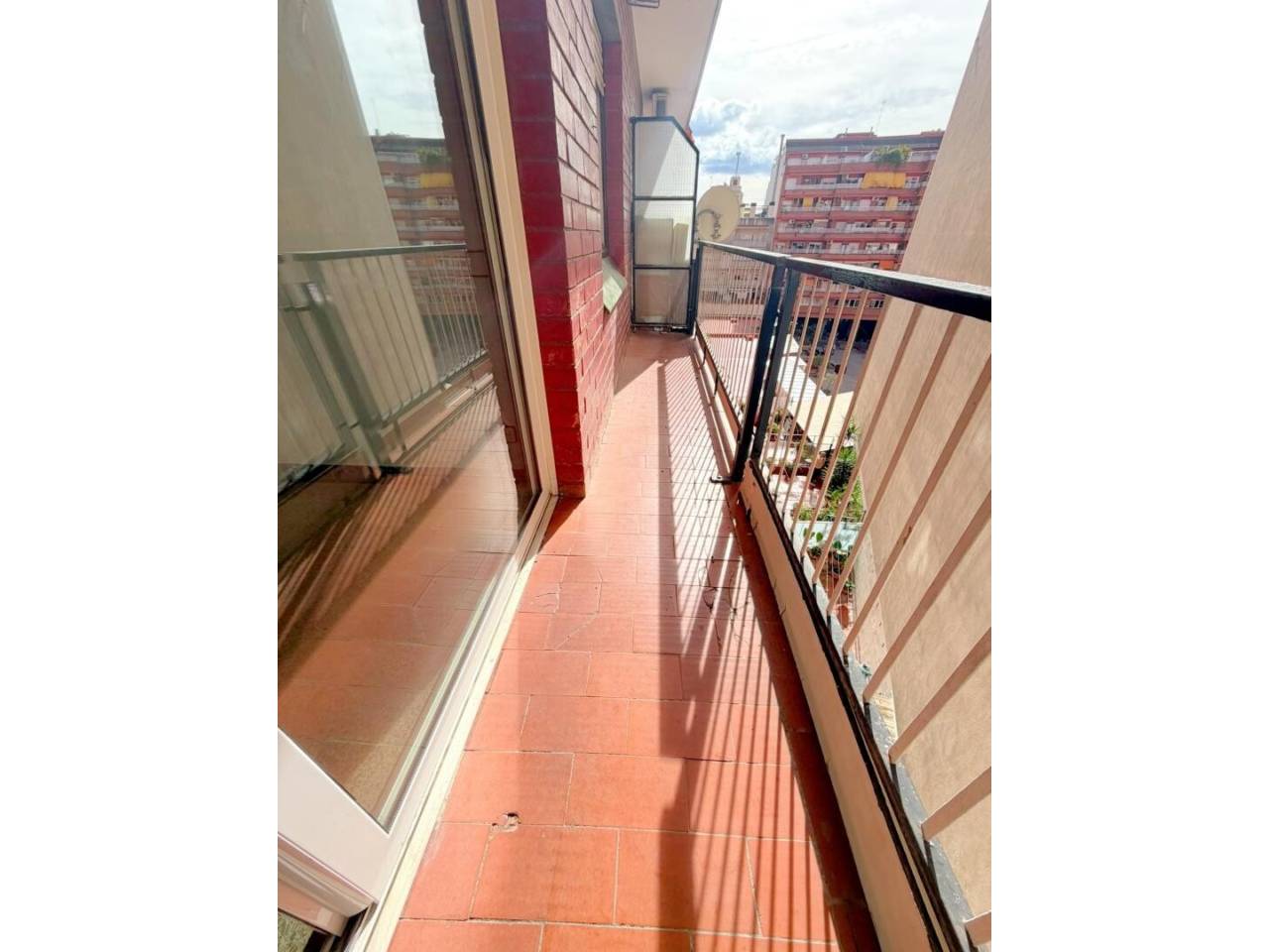 pisos en l'hospitalet-de-llobregat · santa-eulalia 366940.00€