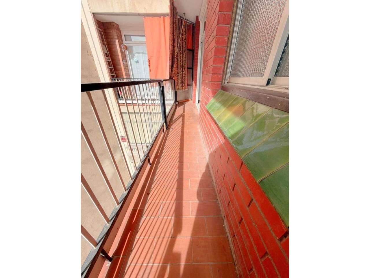 pisos en l'hospitalet-de-llobregat · santa-eulalia 366940.00€