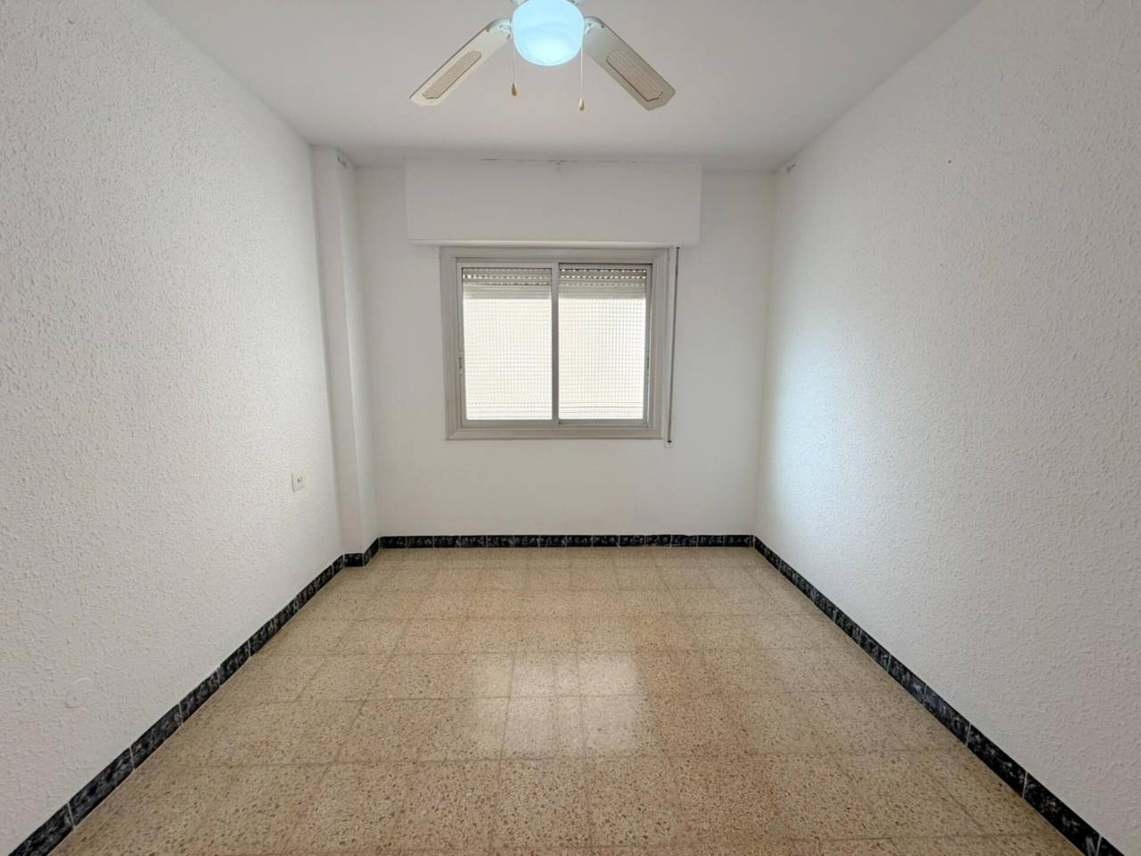 pisos en l'hospitalet-de-llobregat · santa-eulalia 366940.00€