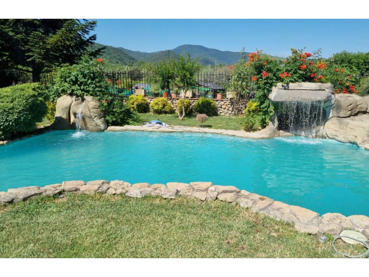 chalet-adosado en argelaguer · argelaguer 690000.00€