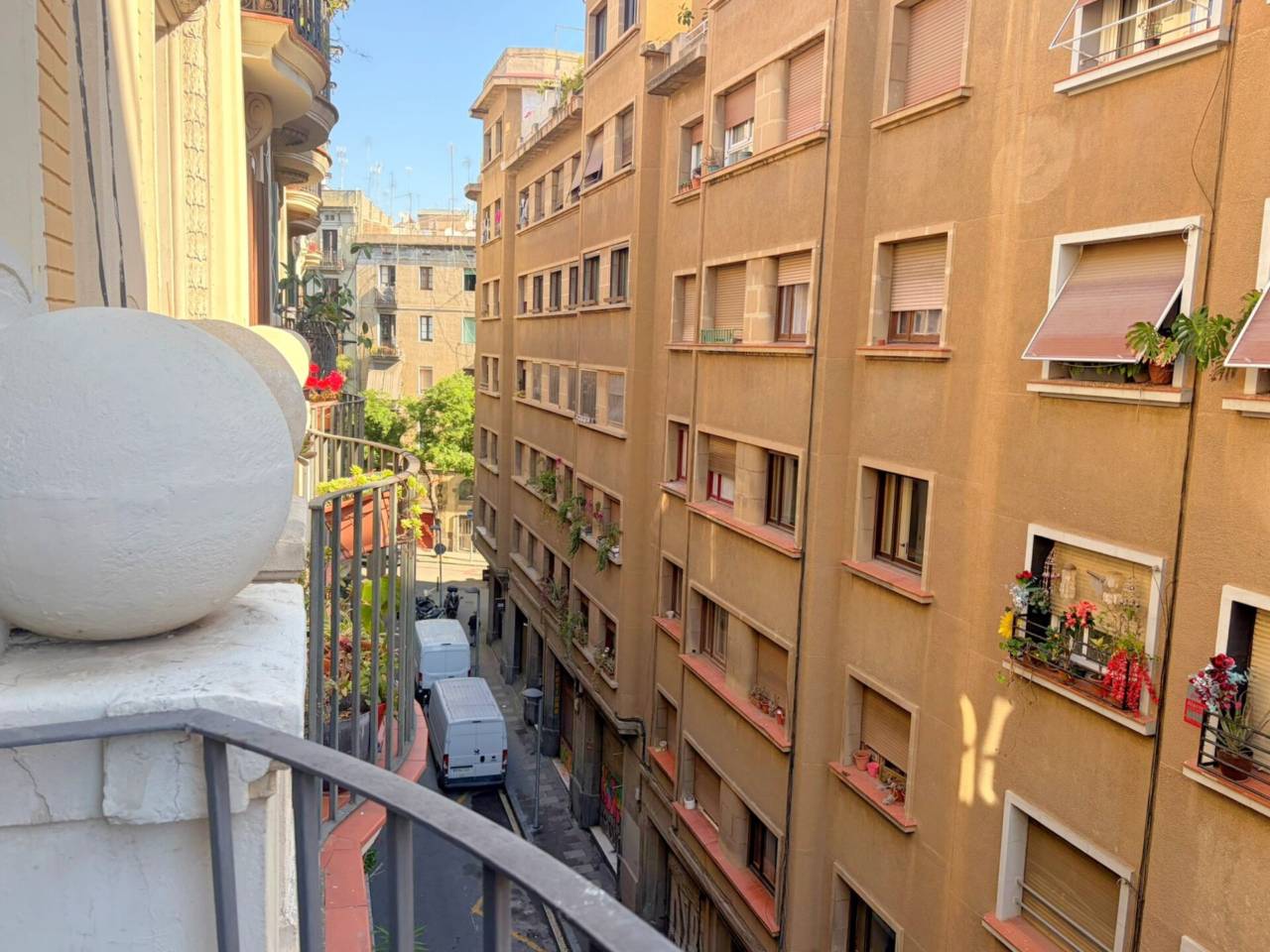 pisos en barcelona-capital · el-raval 368000.00€