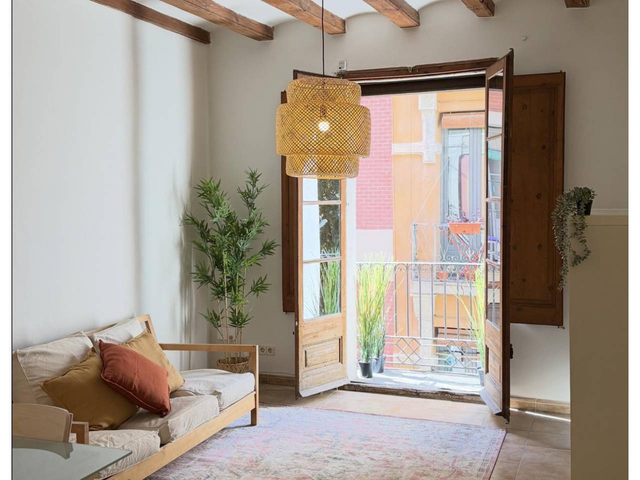 pisos en barcelona-capital · el-raval 295000.00€