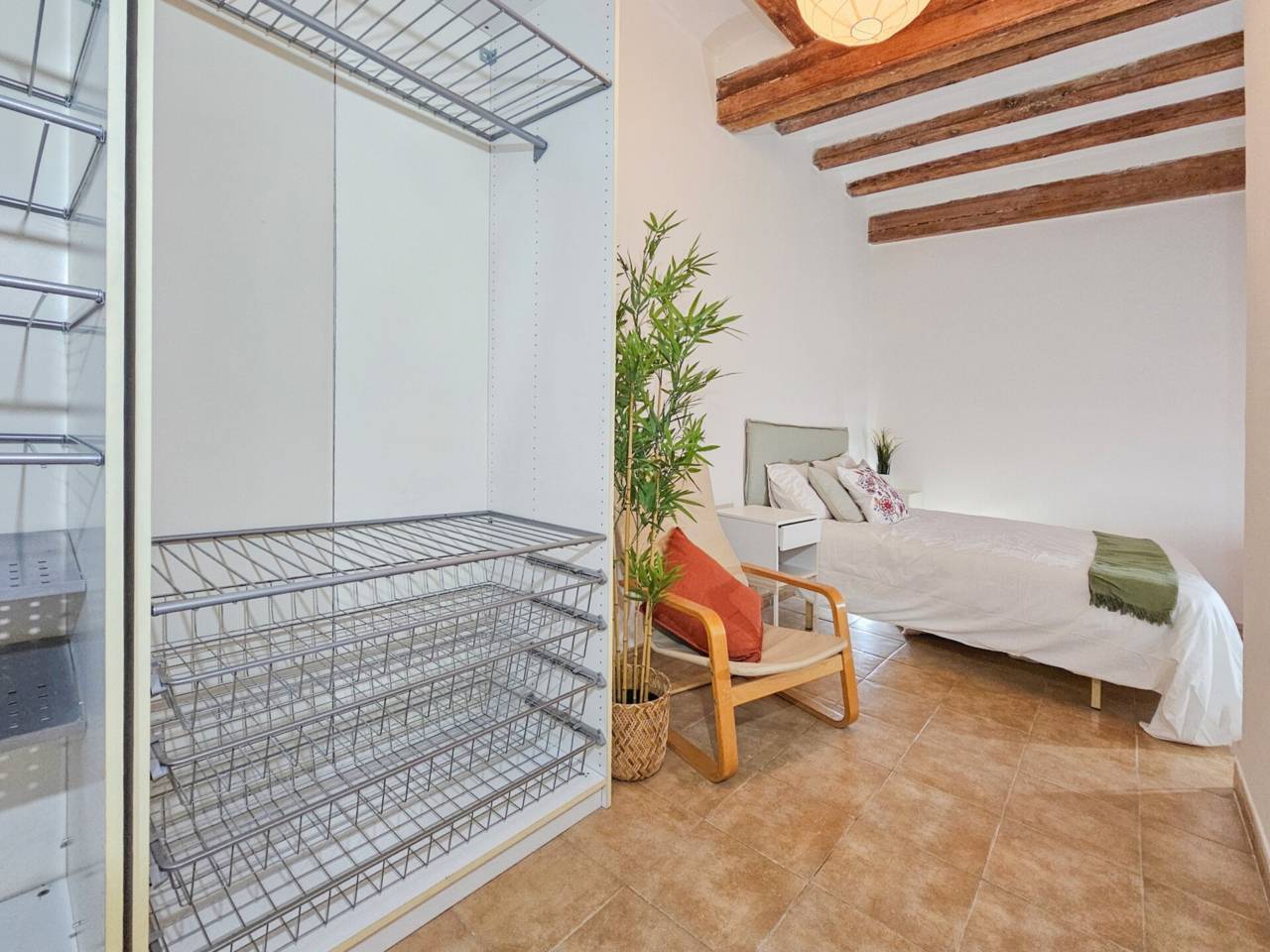 pisos en barcelona-capital · el-raval 295000.00€