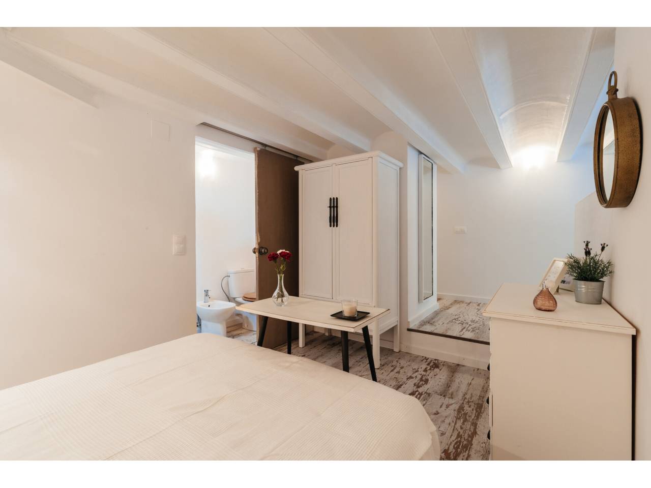 locales-comerciales en barcelona-capital · la-nova-esquerra-de-l'eixample 215000.00€