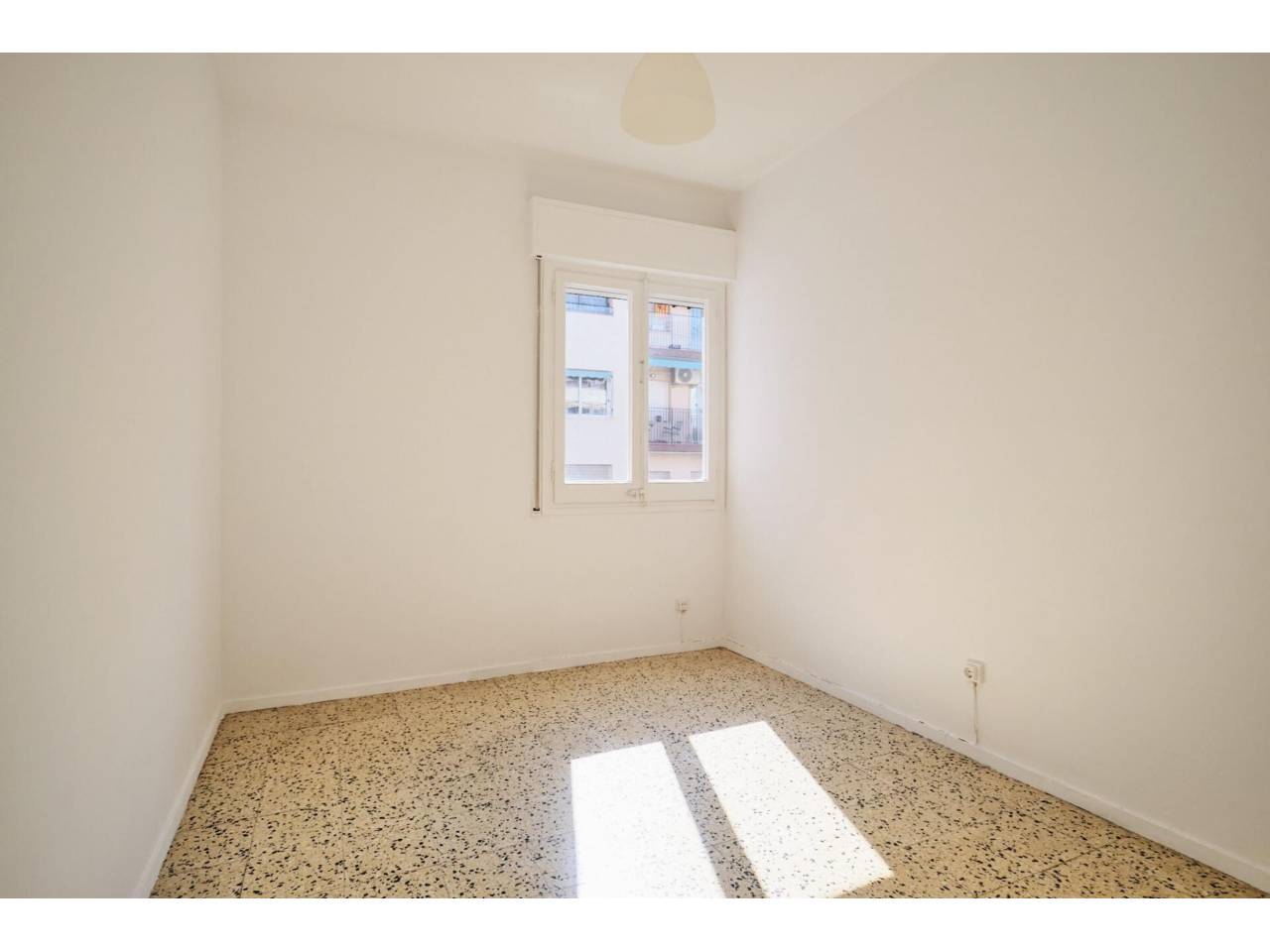 pisos en barcelona-capital · el-congres-els-indians 269000.00€