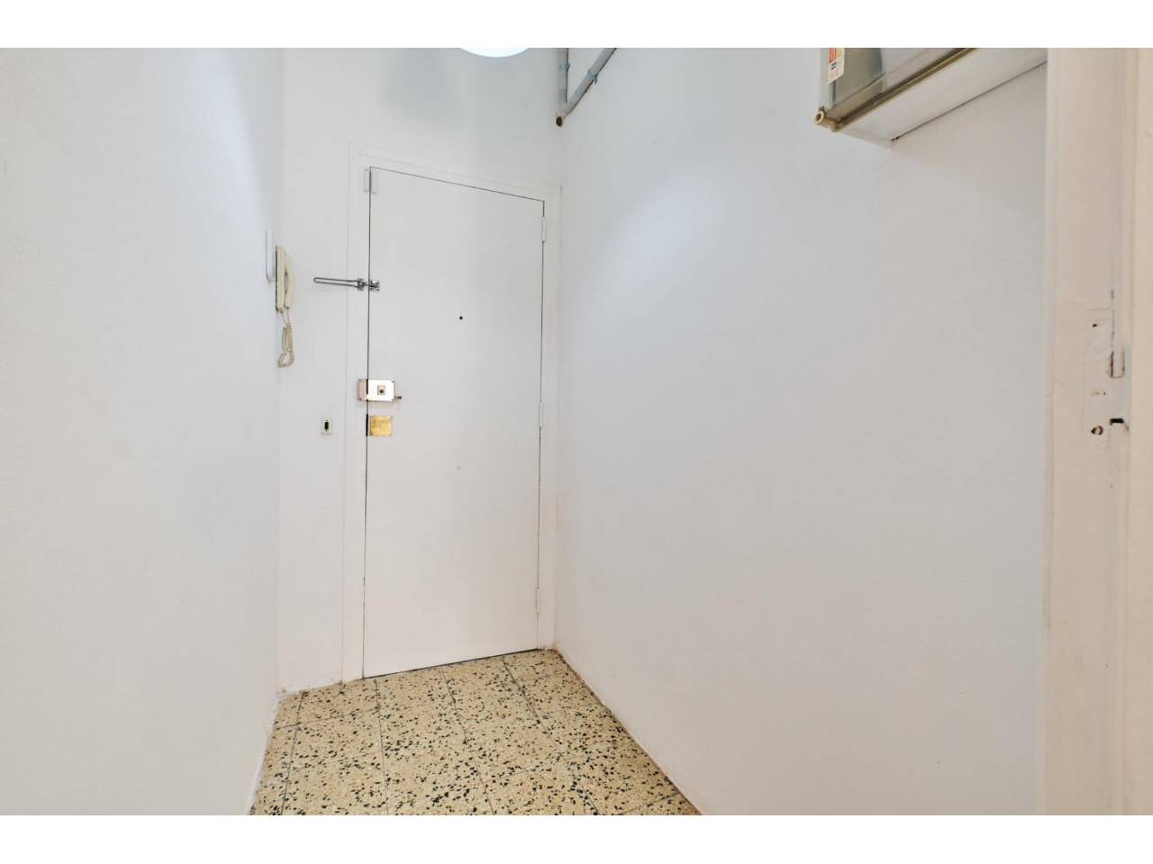 pisos en barcelona-capital · el-congres-els-indians 269000.00€