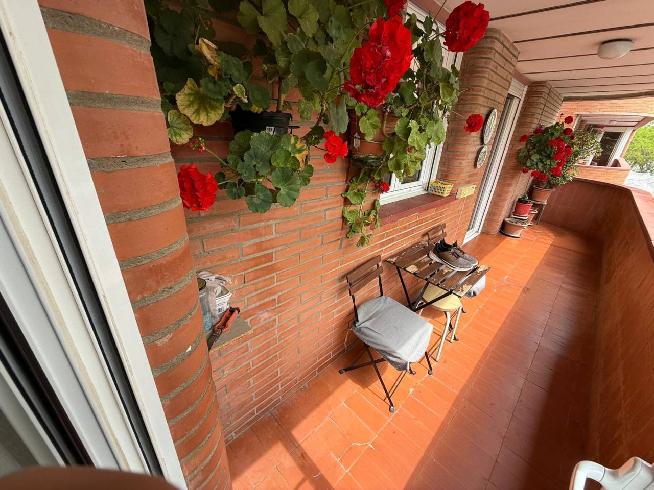 pisos en cornella-de-llobregat · el-pedro 380000.00€