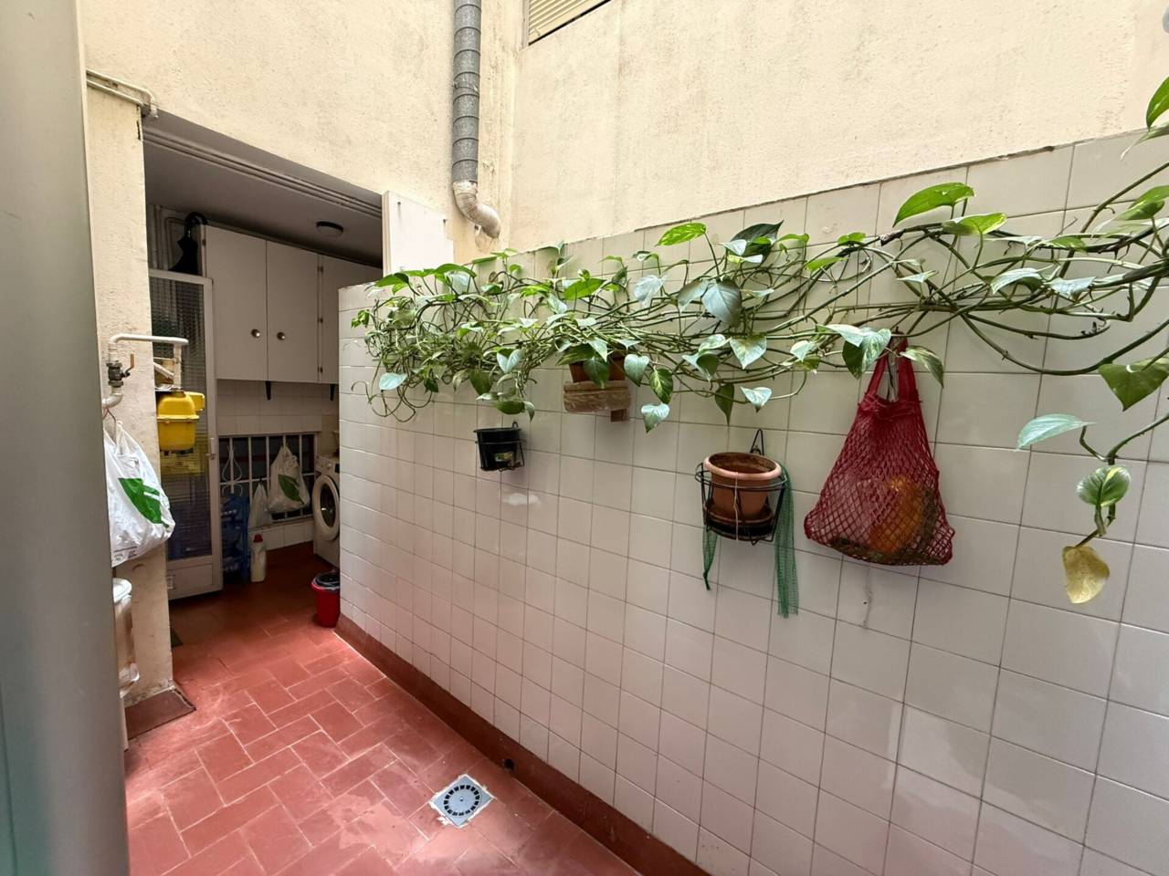 pisos en cornella-de-llobregat · el-pedro 380000.00€