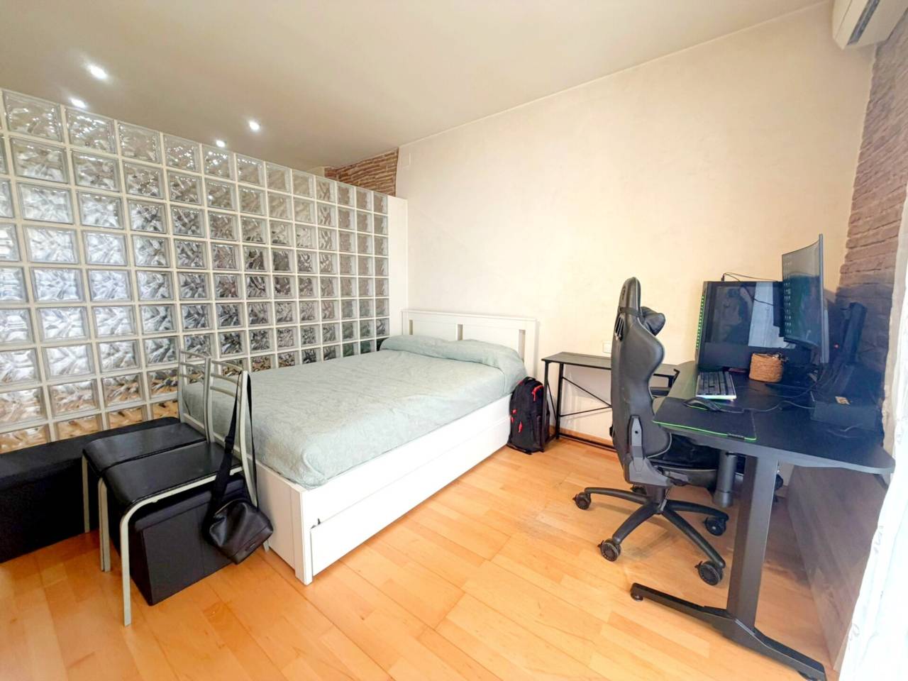 loft en barcelona-capital · el-raval 225000.00€