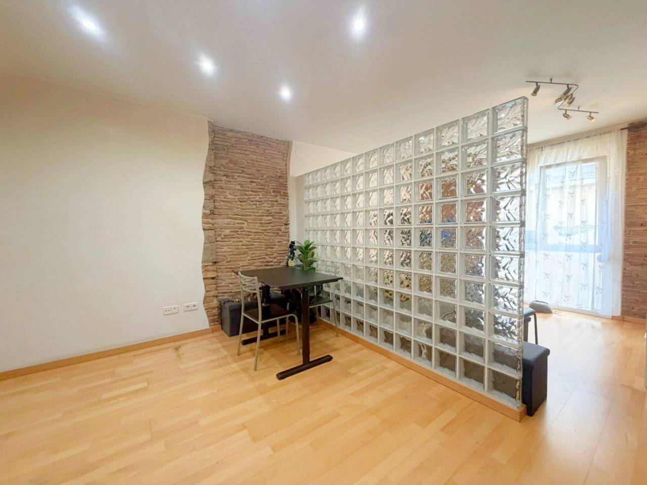 loft en barcelona-capital · el-raval 225000.00€