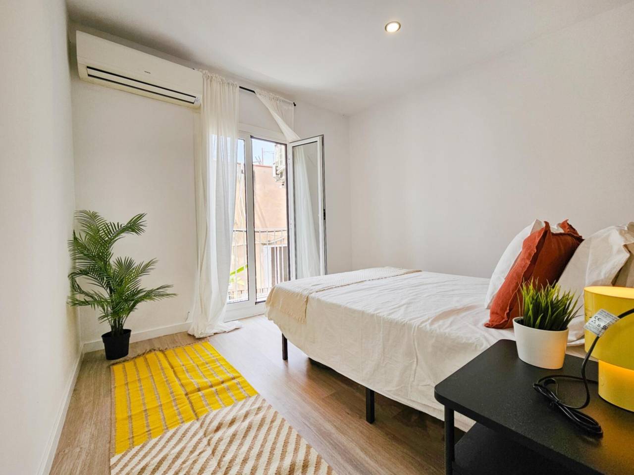 pisos en barcelona-capital · el-raval 238000.00€