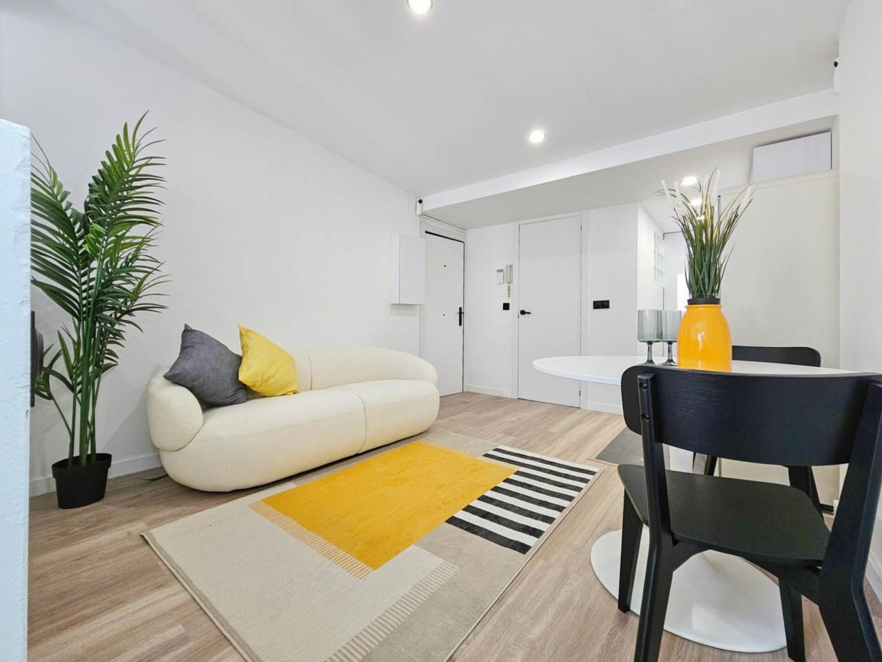 pisos en barcelona-capital · el-raval 238000.00€