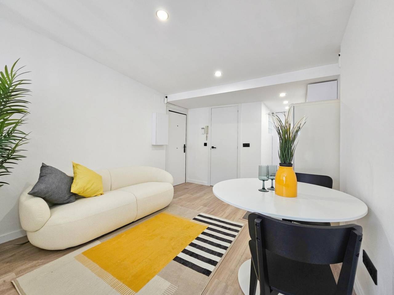 pisos en barcelona-capital · el-raval 238000.00€