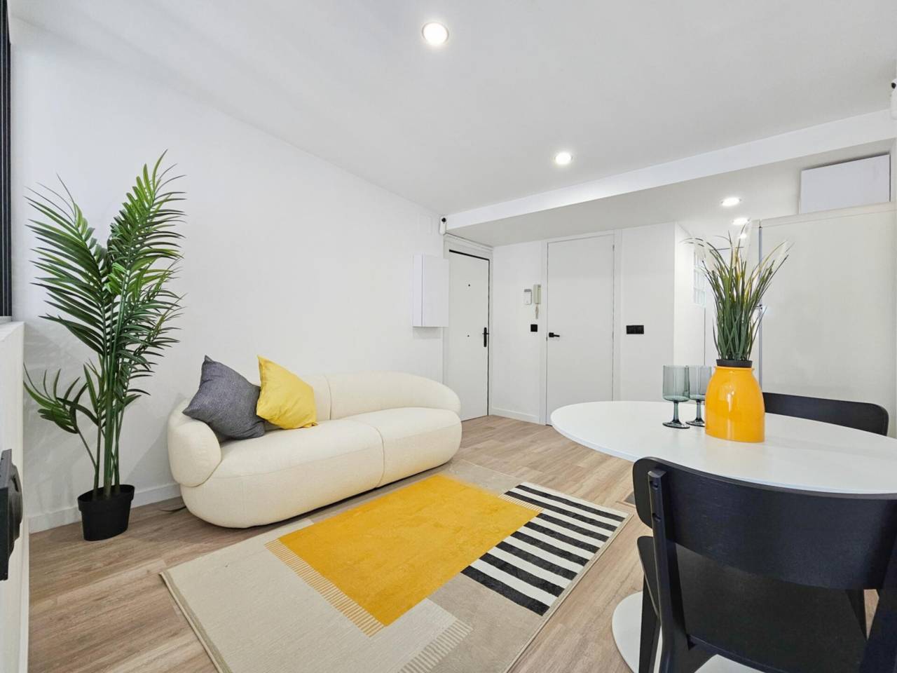pisos en barcelona-capital · el-raval 238000.00€