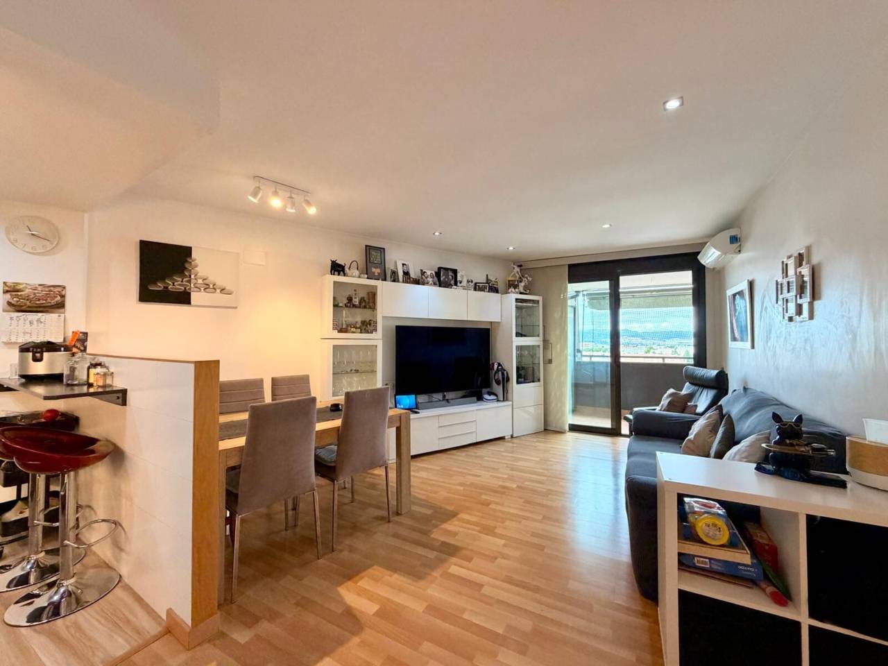 pisos en cornella-de-llobregat · el-pedro 321500.00€