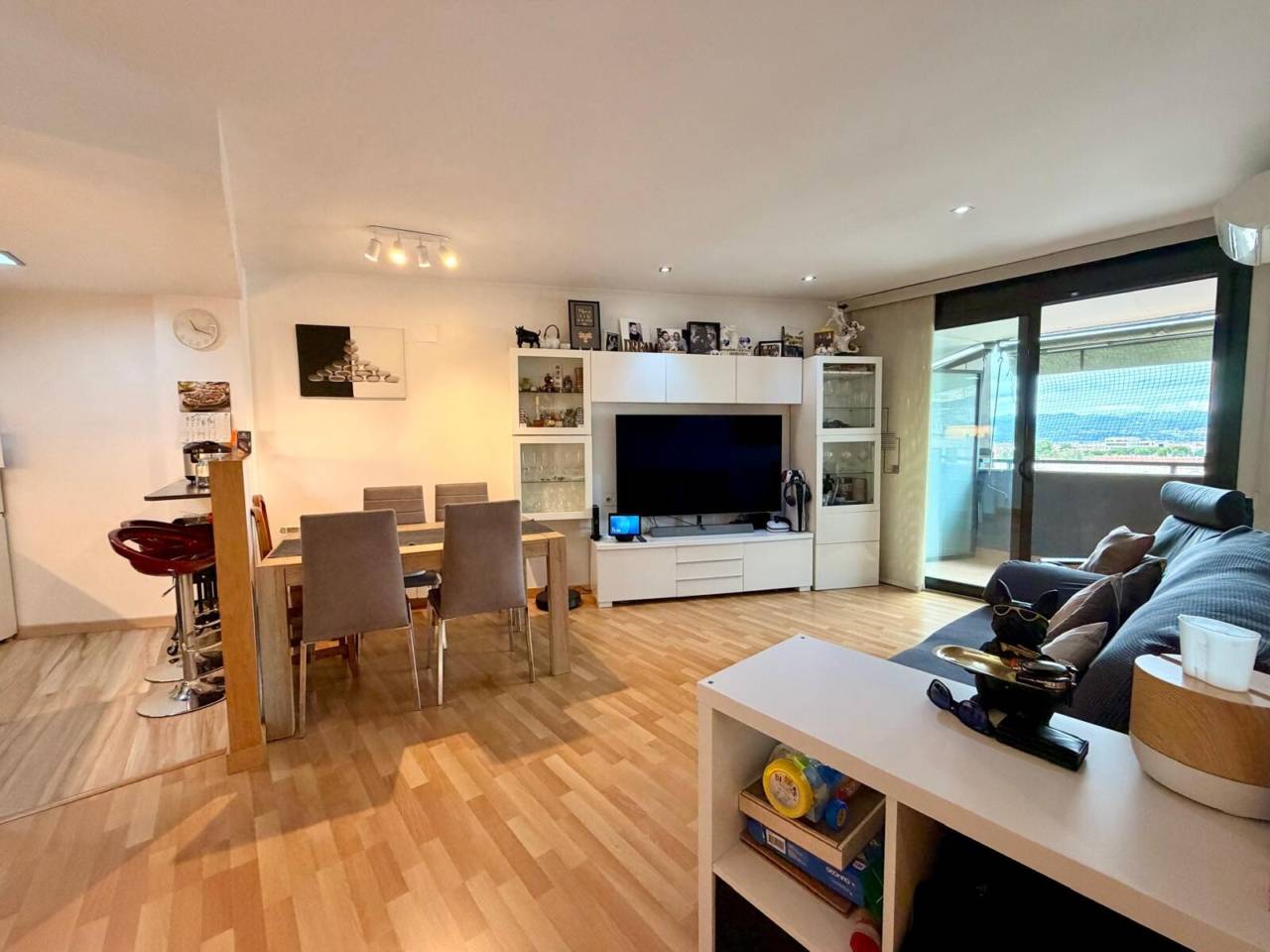 pisos en cornella-de-llobregat · el-pedro 321500.00€
