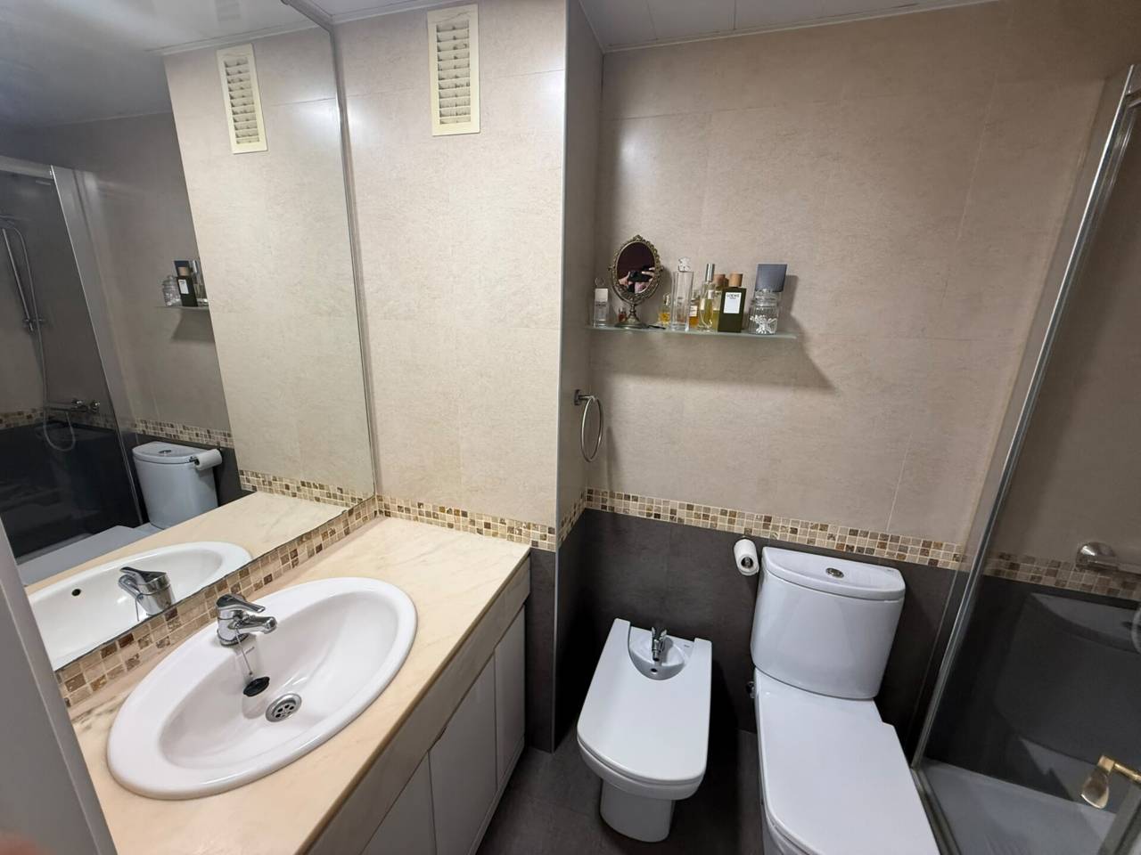 pisos en cornella-de-llobregat · riera 449000.00€