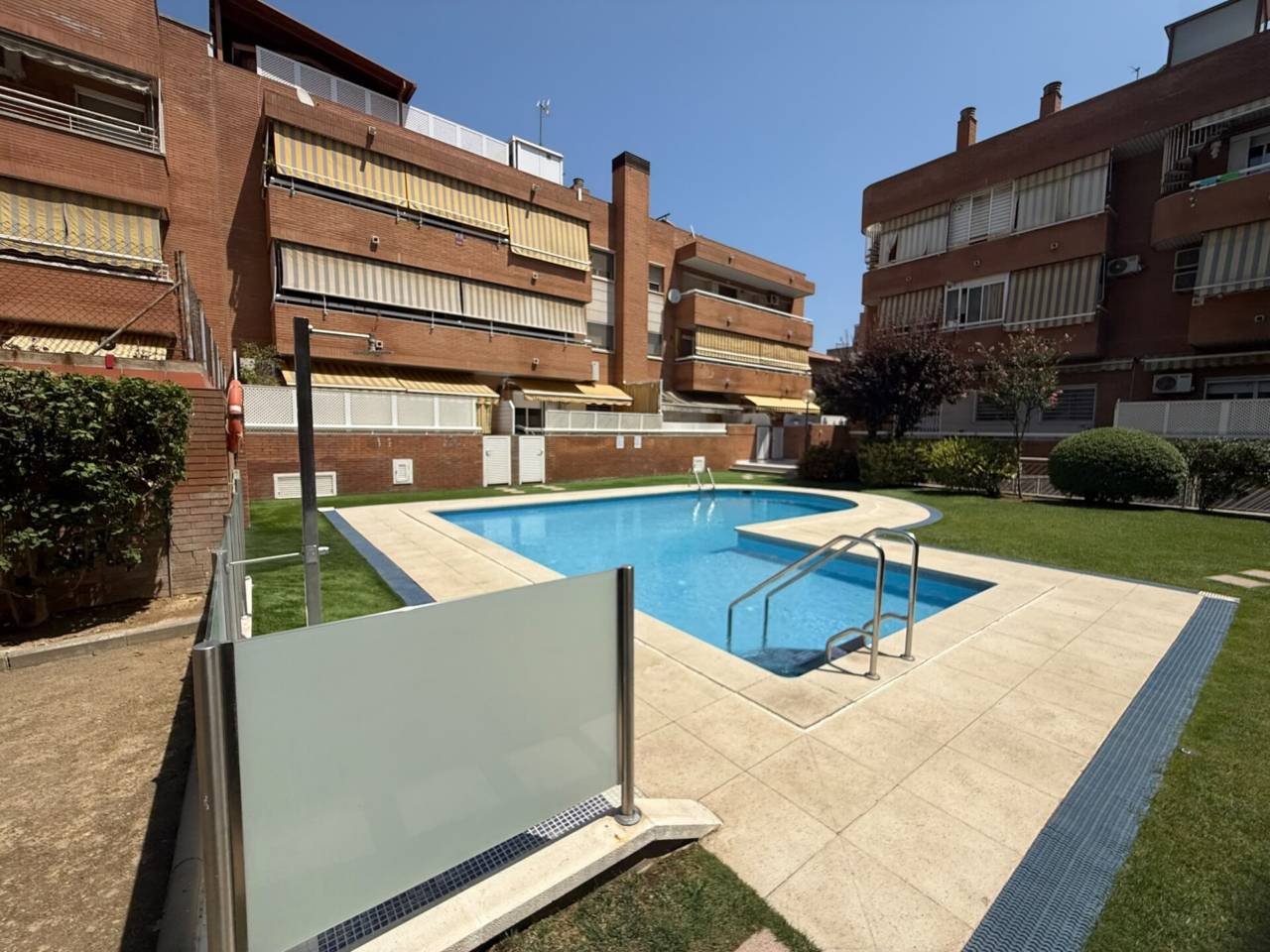pisos en cornella-de-llobregat · riera 449000.00€