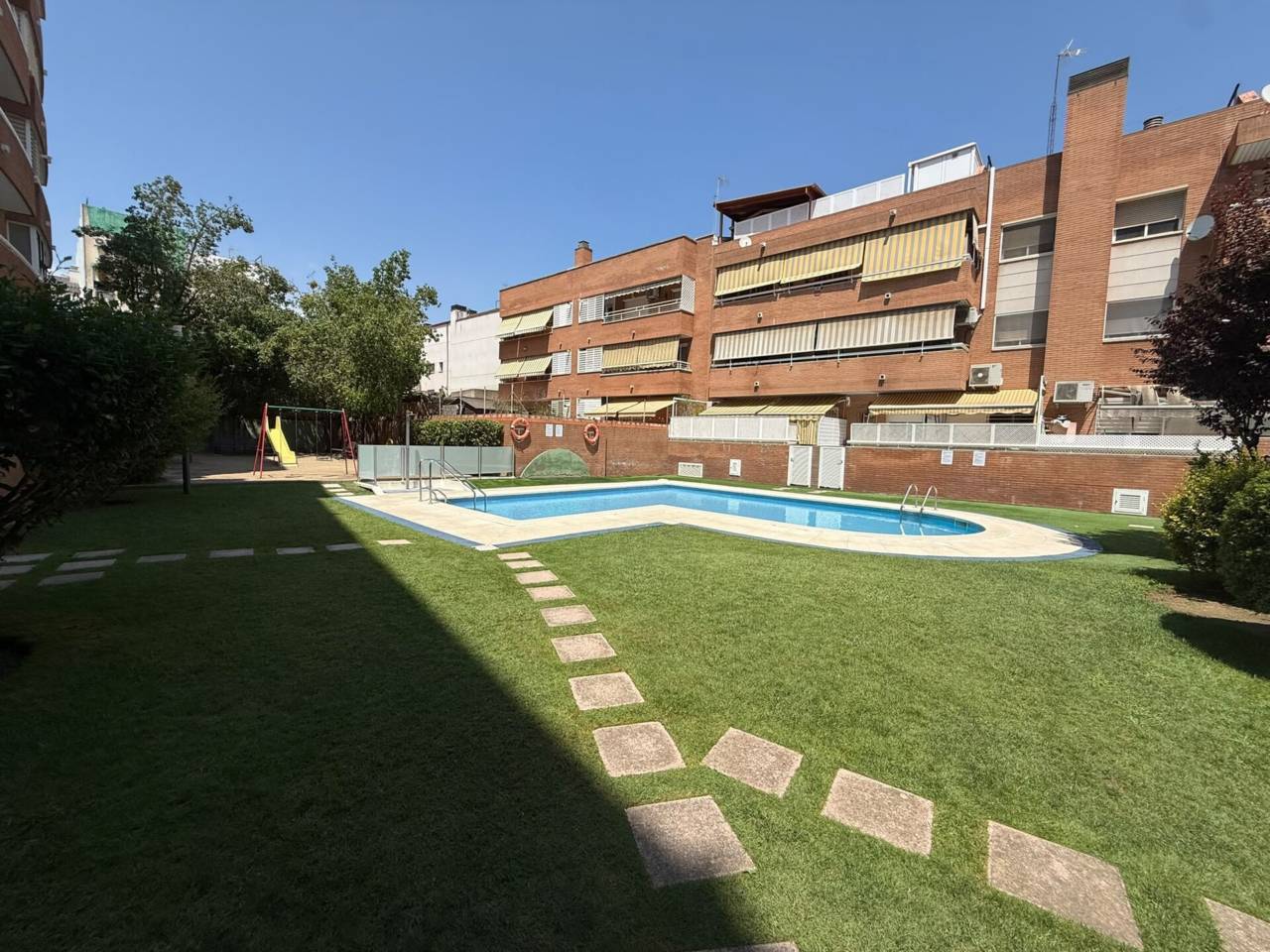 pisos en cornella-de-llobregat · riera 449000.00€