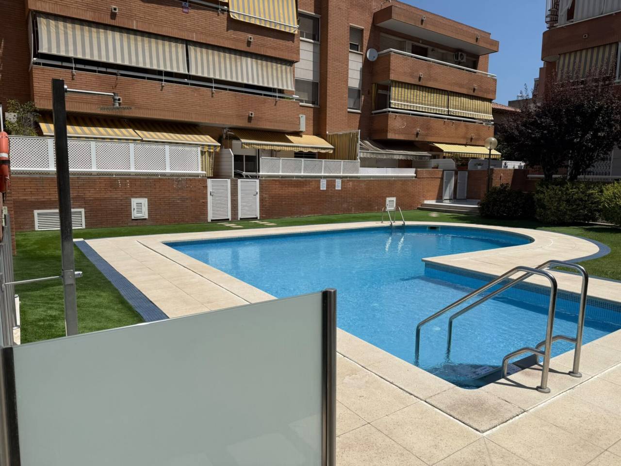 pisos en cornella-de-llobregat · riera 449000.00€