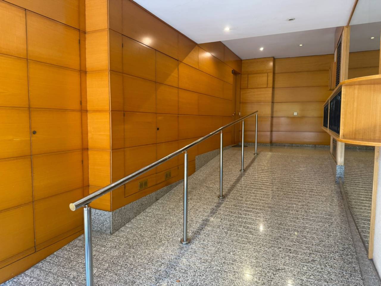 pisos en cornella-de-llobregat · riera 449000.00€