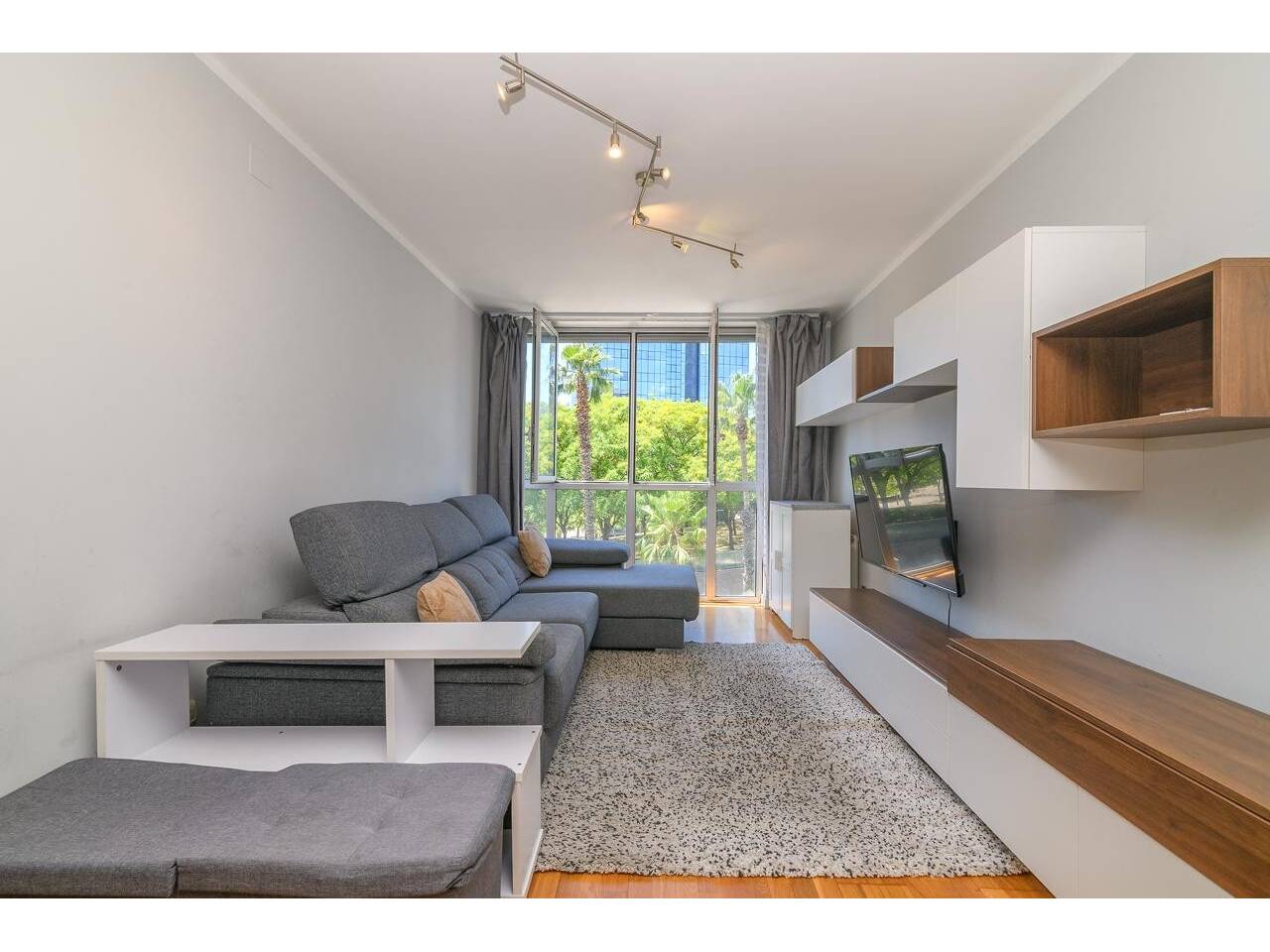 pisos en barcelona-capital · la-marina-del-port-parc-de-montjuic 410000.00€