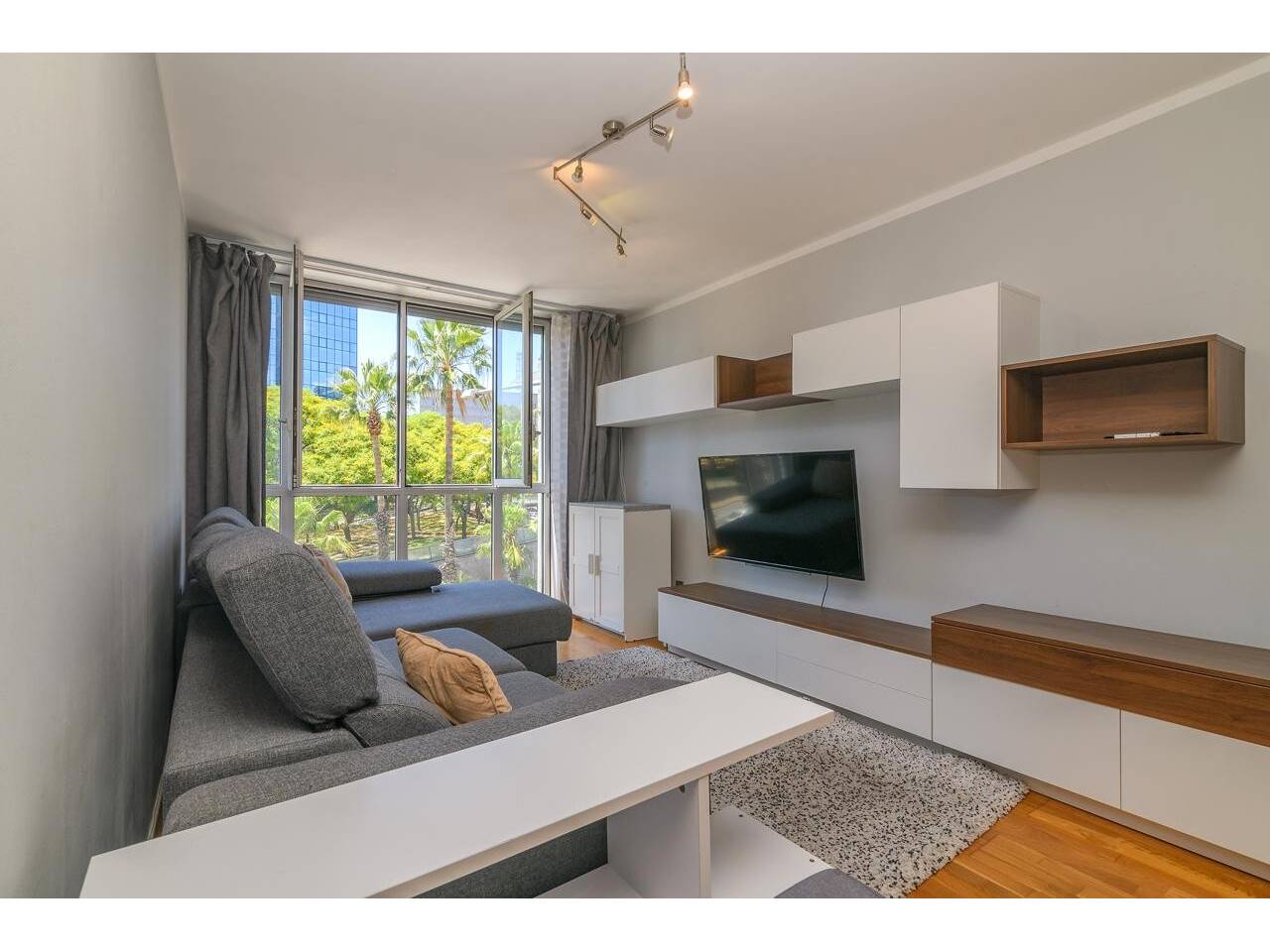 pisos en barcelona-capital · la-marina-del-port-parc-de-montjuic 410000.00€