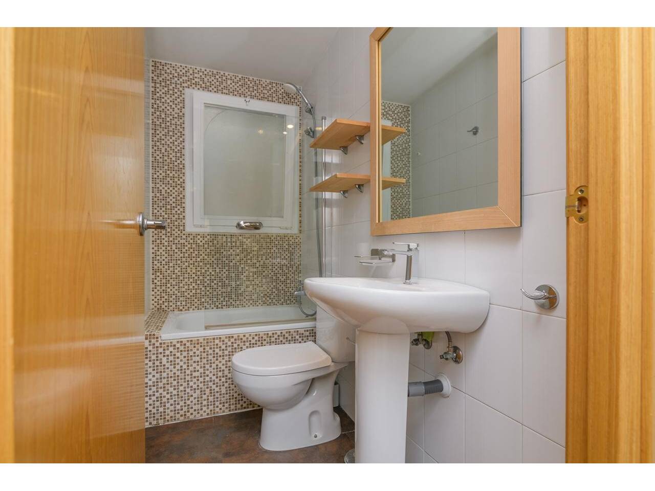 pisos en barcelona-capital · la-marina-del-port-parc-de-montjuic 410000.00€