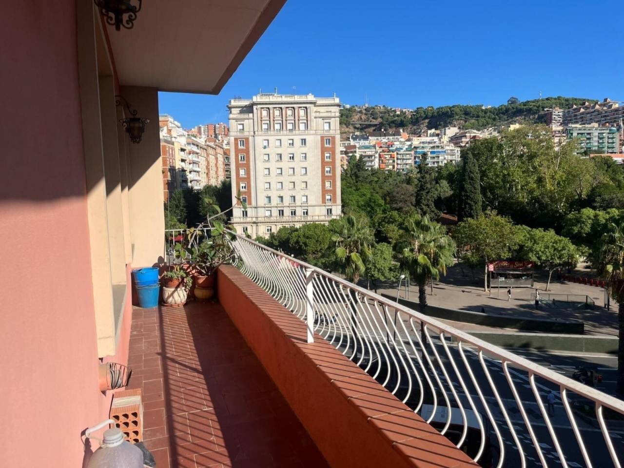 pisos en barcelona-capital · el-baix-guinardo 570000.00€