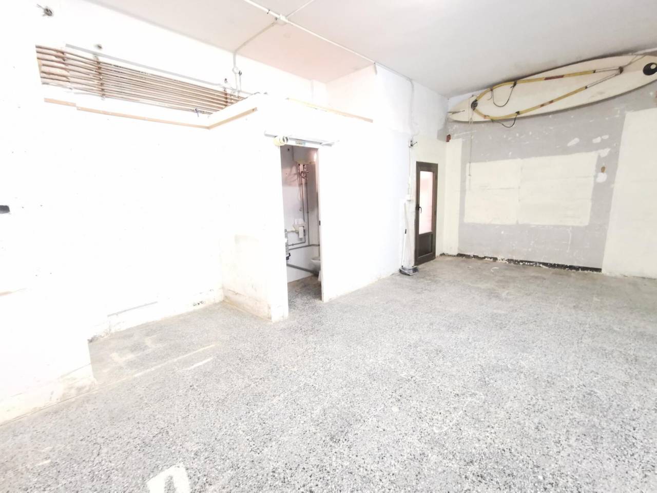 locales-comerciales en sant-joan-despi · sant-joan-despi 135000.00€