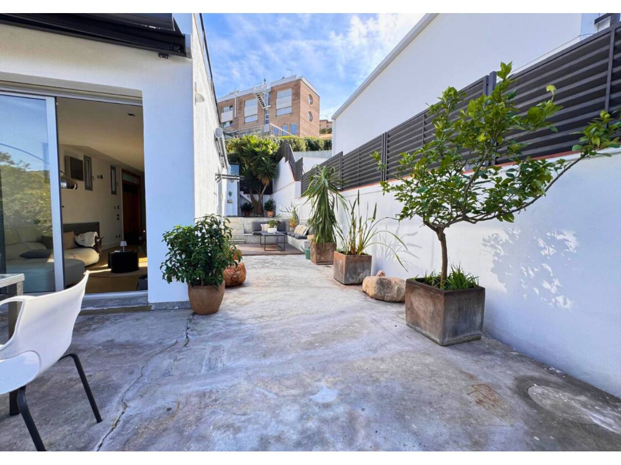 locales-comerciales en sant-just-desvern · sant-just-desvern 690000.00€