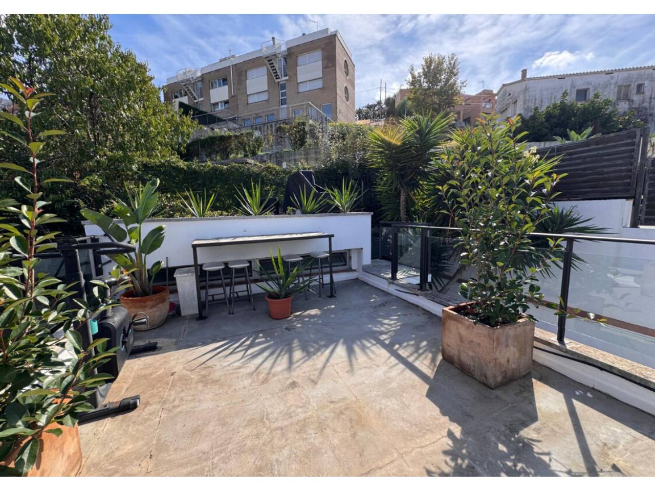 locales-comerciales en sant-just-desvern · sant-just-desvern 690000.00€