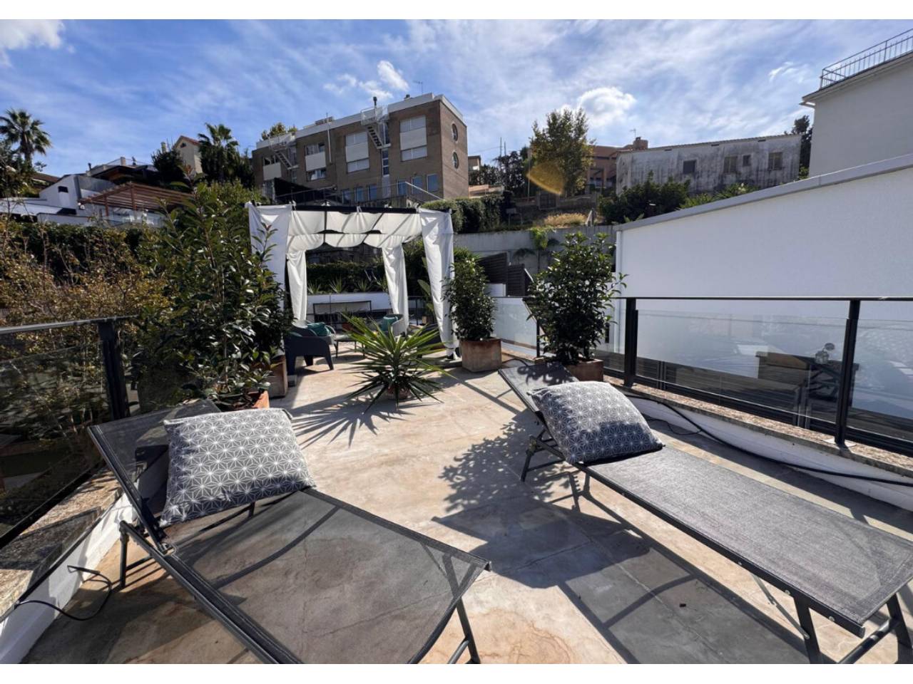 locales-comerciales en sant-just-desvern · sant-just-desvern 690000.00€