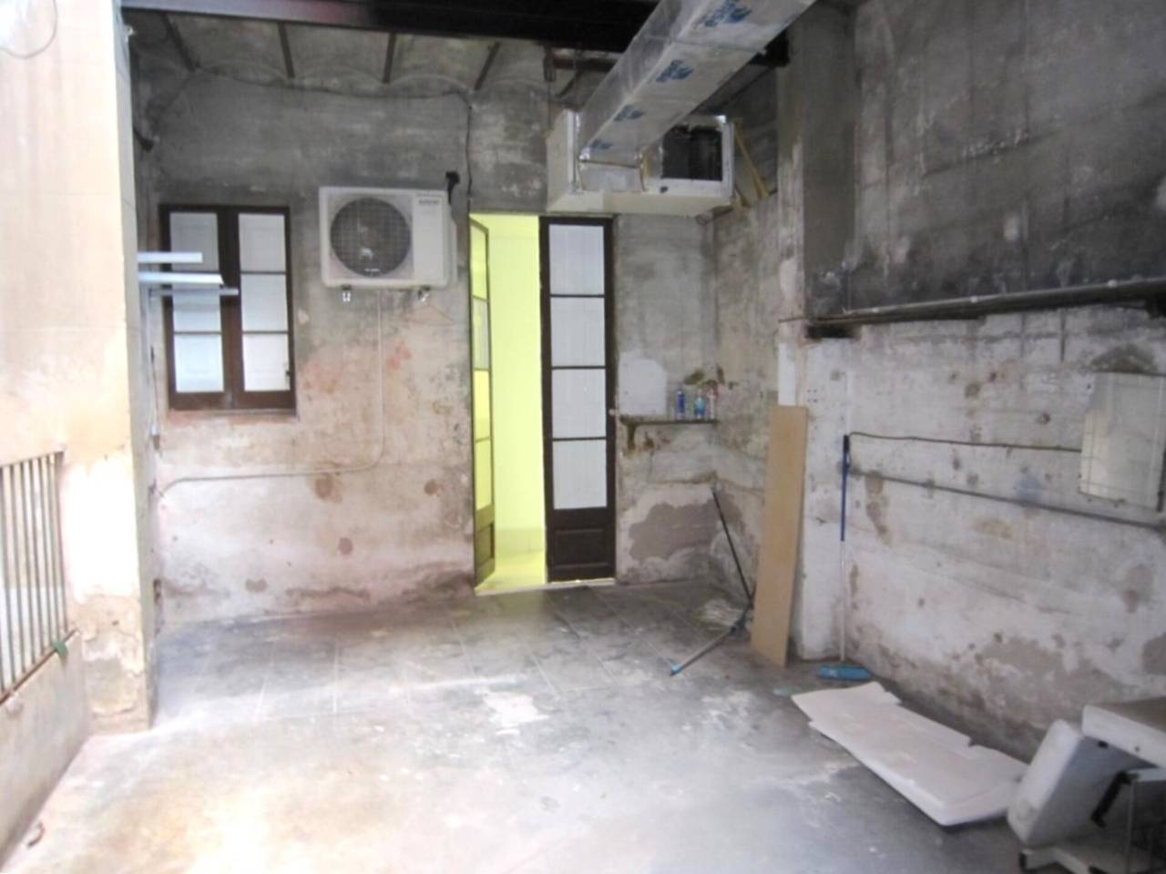 locales-comerciales en barcelona-capital · la-vila-de-gracia €