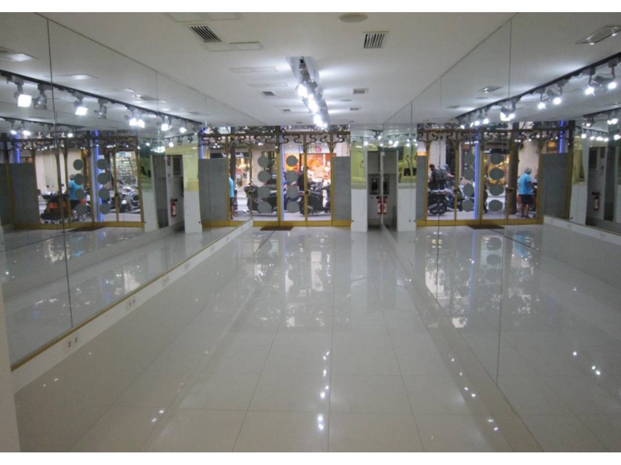 locales-comerciales en barcelona-capital · la-vila-de-gracia €