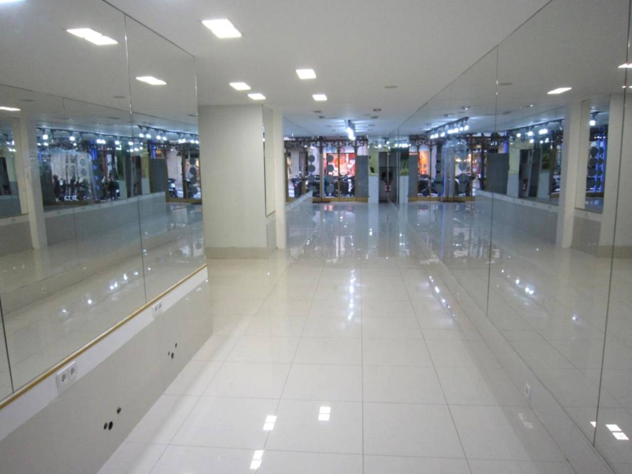 locales-comerciales en barcelona-capital · la-vila-de-gracia €