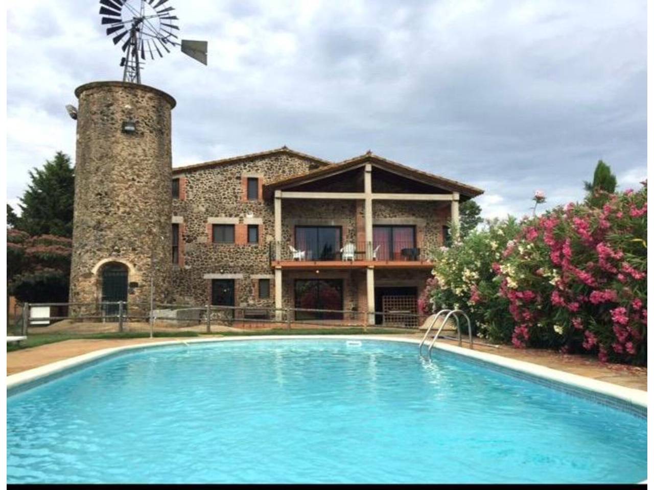Masia en venta en Estanyol - AIGUAVIVA 