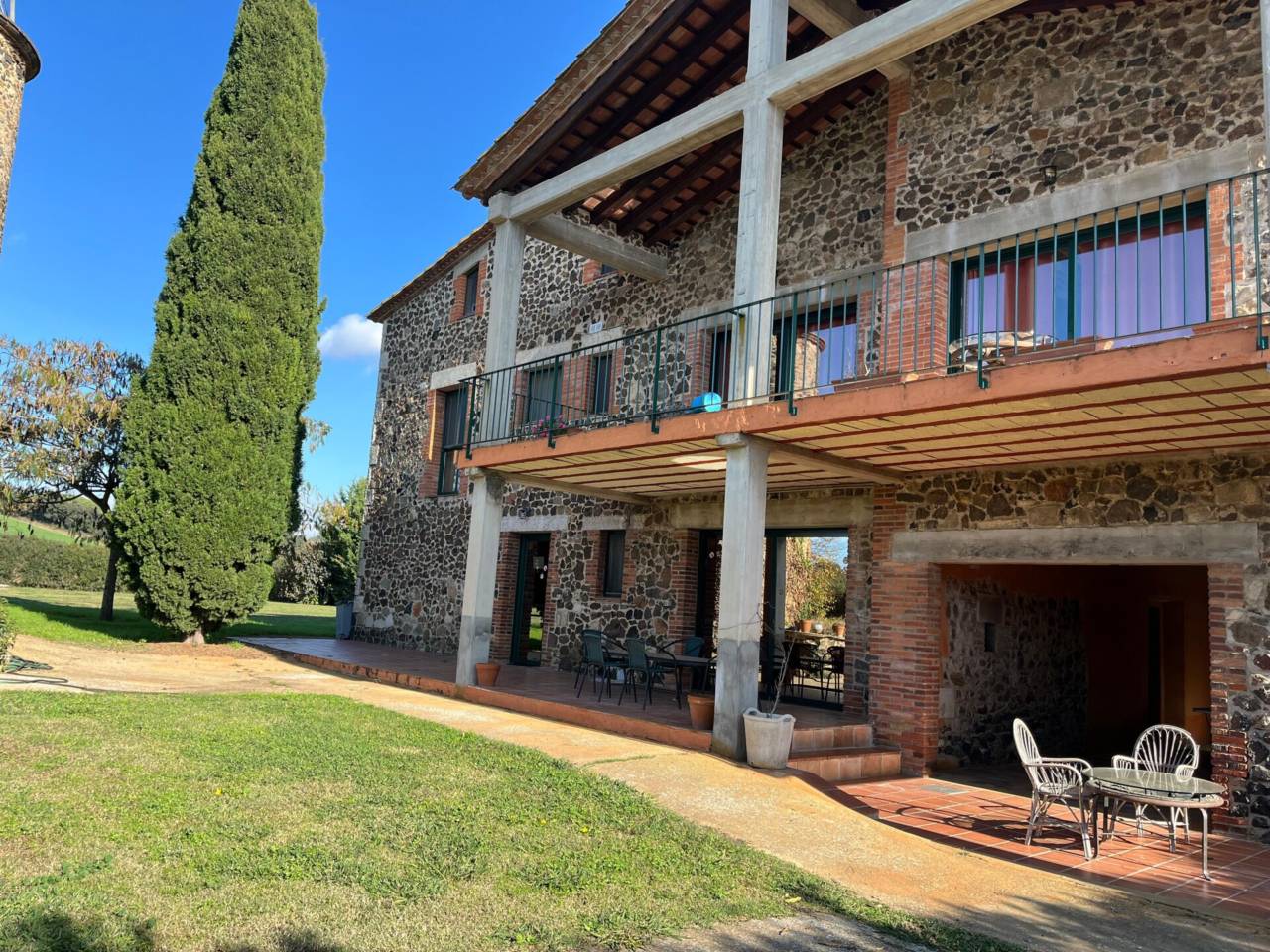Masia en venta en Estanyol - AIGUAVIVA 