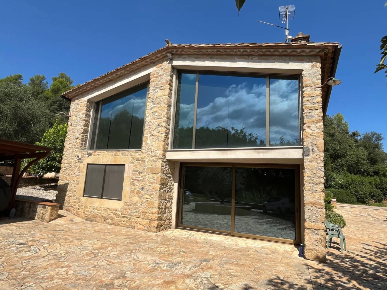  Impresionante Masía de Piedra Restaurada 