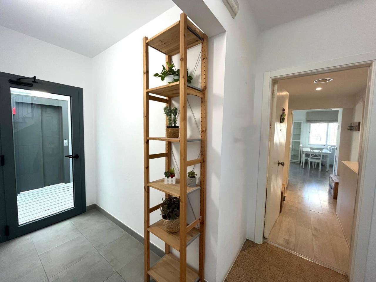 Àtic exclusiu al centre de Girona amb una espectacular terrassa privada: un autèntic oasi urbà.