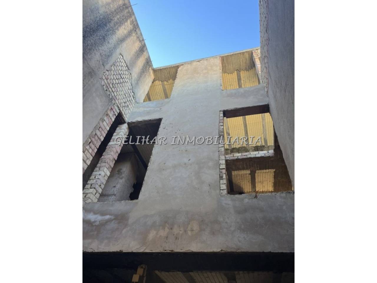 edificio en valverde-del-camino · valverde-del-camino 140000€