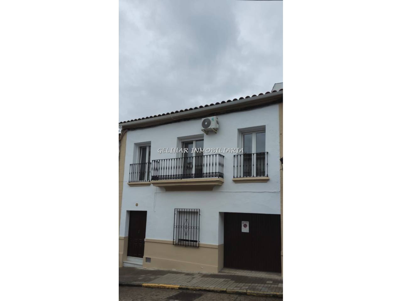 edificio en valverde-del-camino · valverde-del-camino 150000€