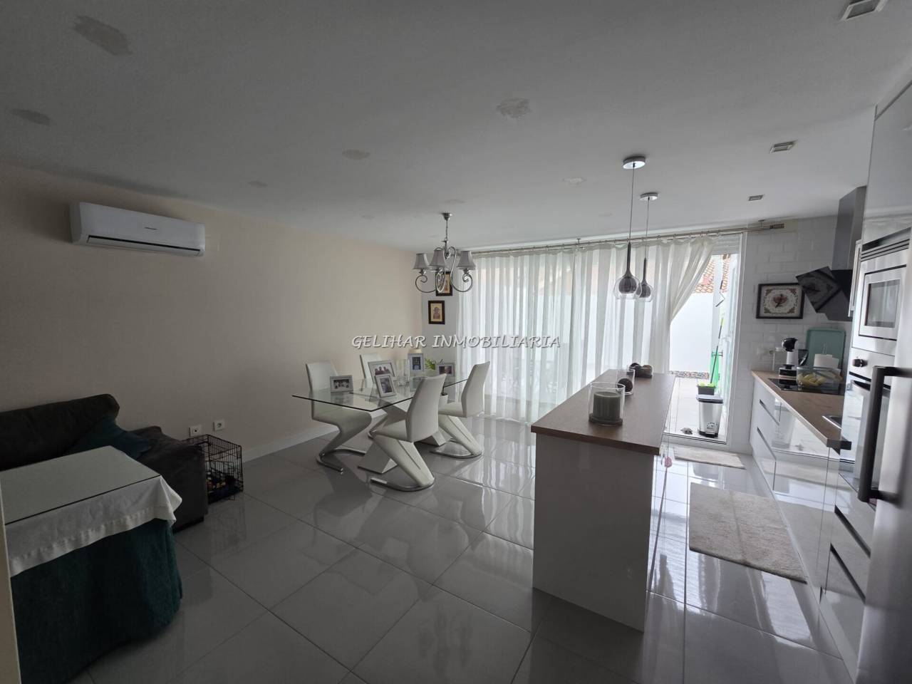 casas-adosadas en valverde-del-camino · valverde-del-camino 175000€