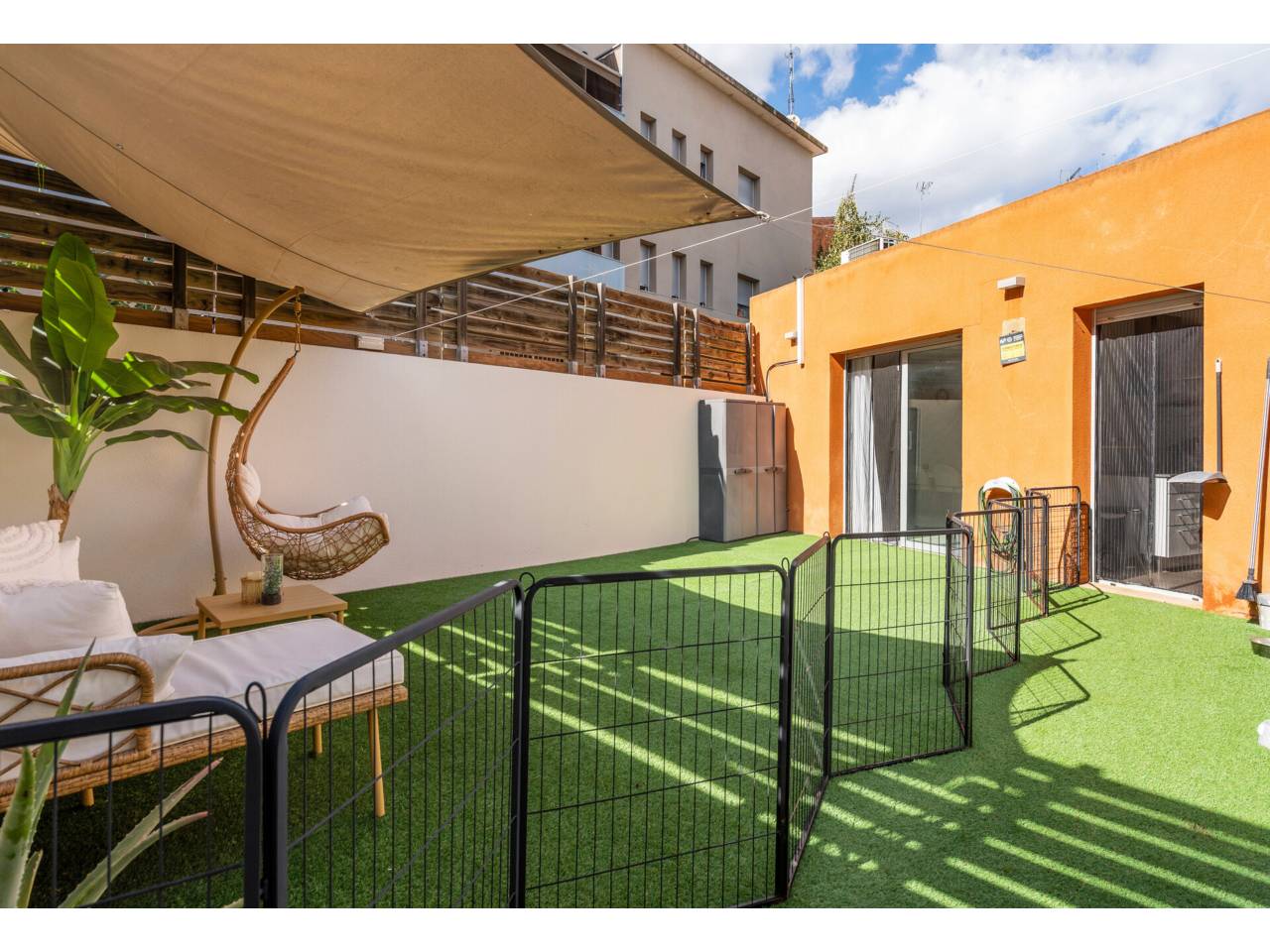 casa-adosada en terrassa · roc-blanc 299000.00€ casa-adosada en terrassa · roc-blanc 299000.00€