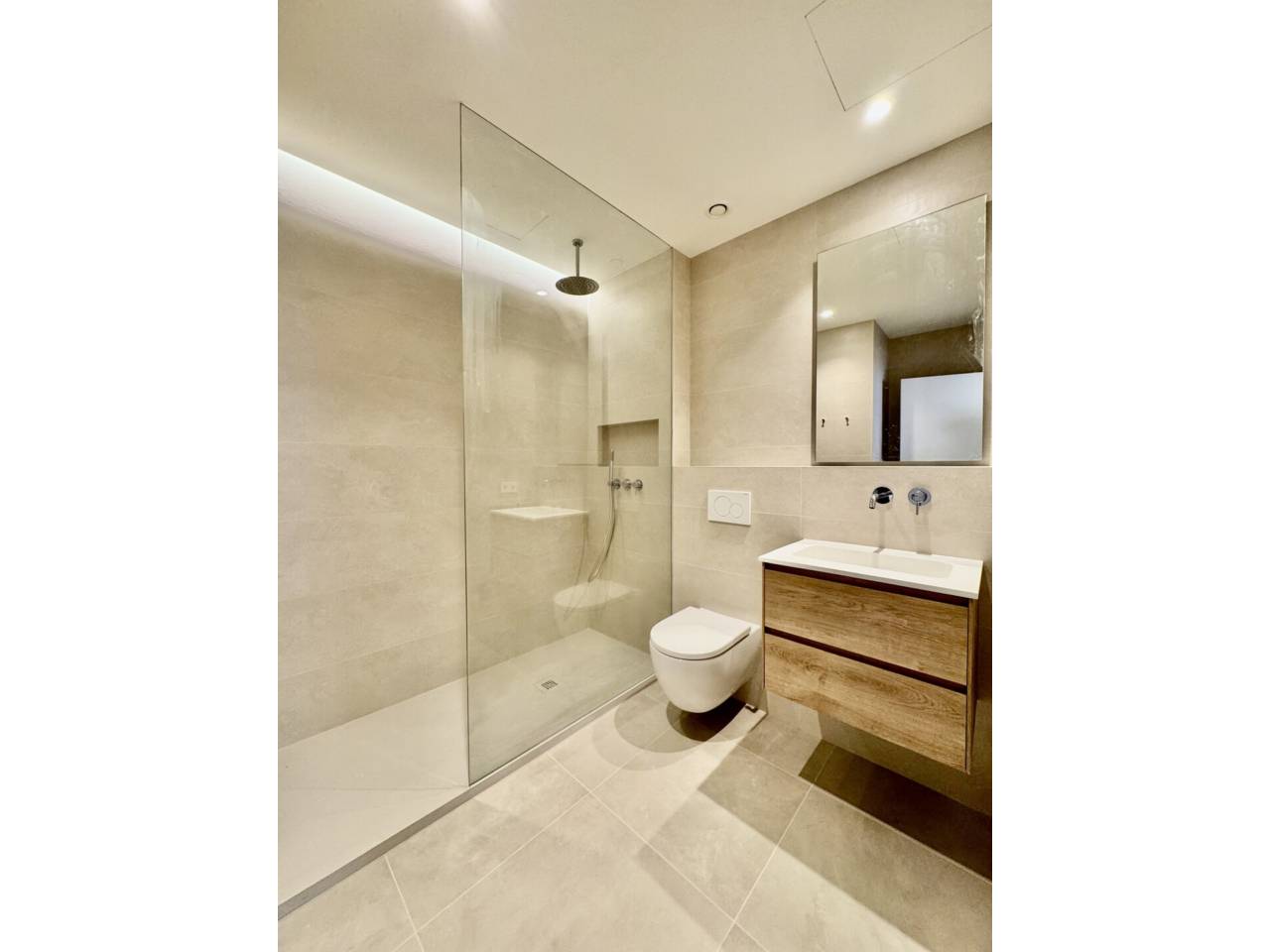 pisos en palma-de-mallorca · pere-garau 1300.00€