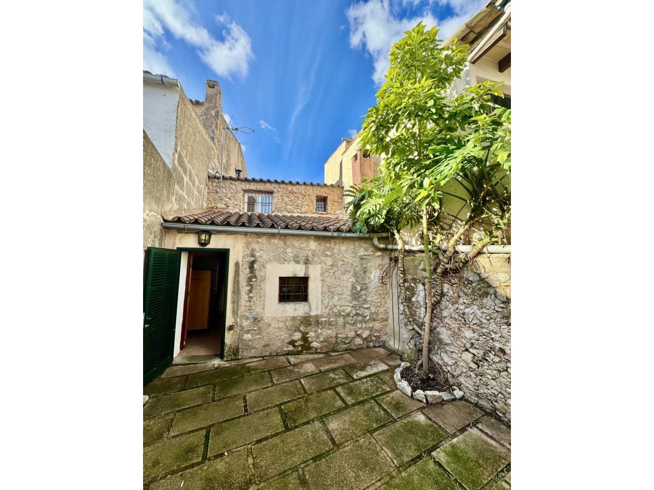 casa en alaro · alaro 2000.00€
