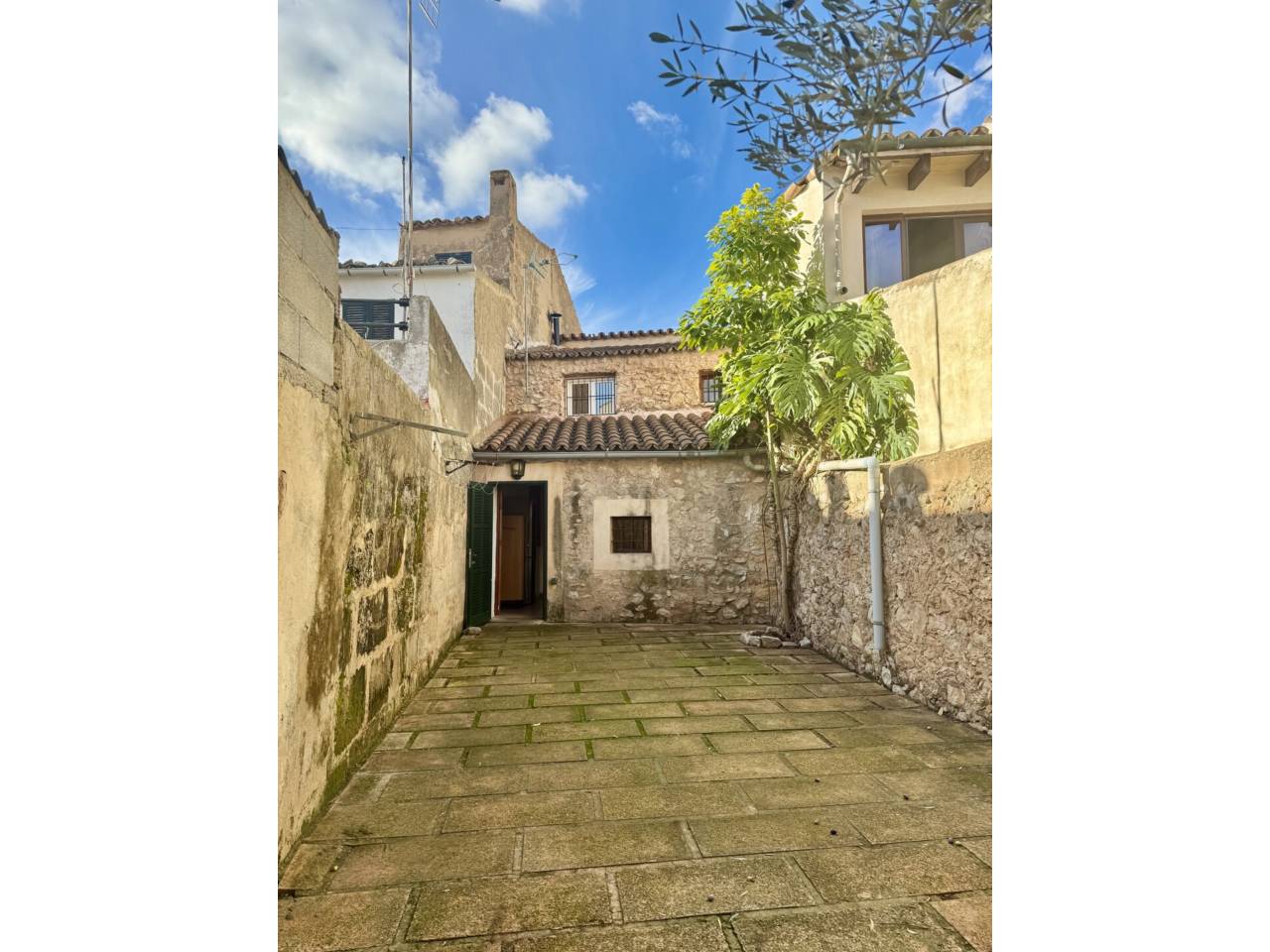 casa en alaro · alaro 2000.00€